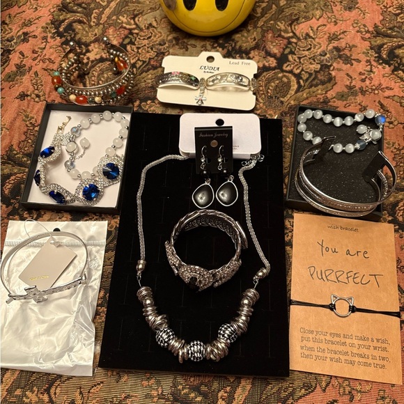 COPY - 🆕 Jewelry Mystery Bundle - Picture 13 of 16